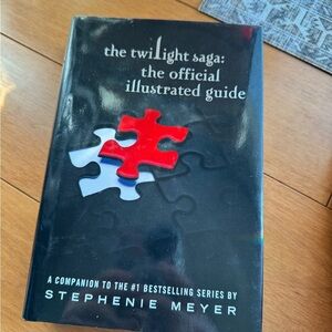 COPY - The Twilight Saga: The Official Illustrated Guide Hard Cover